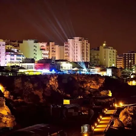 River View アパート *